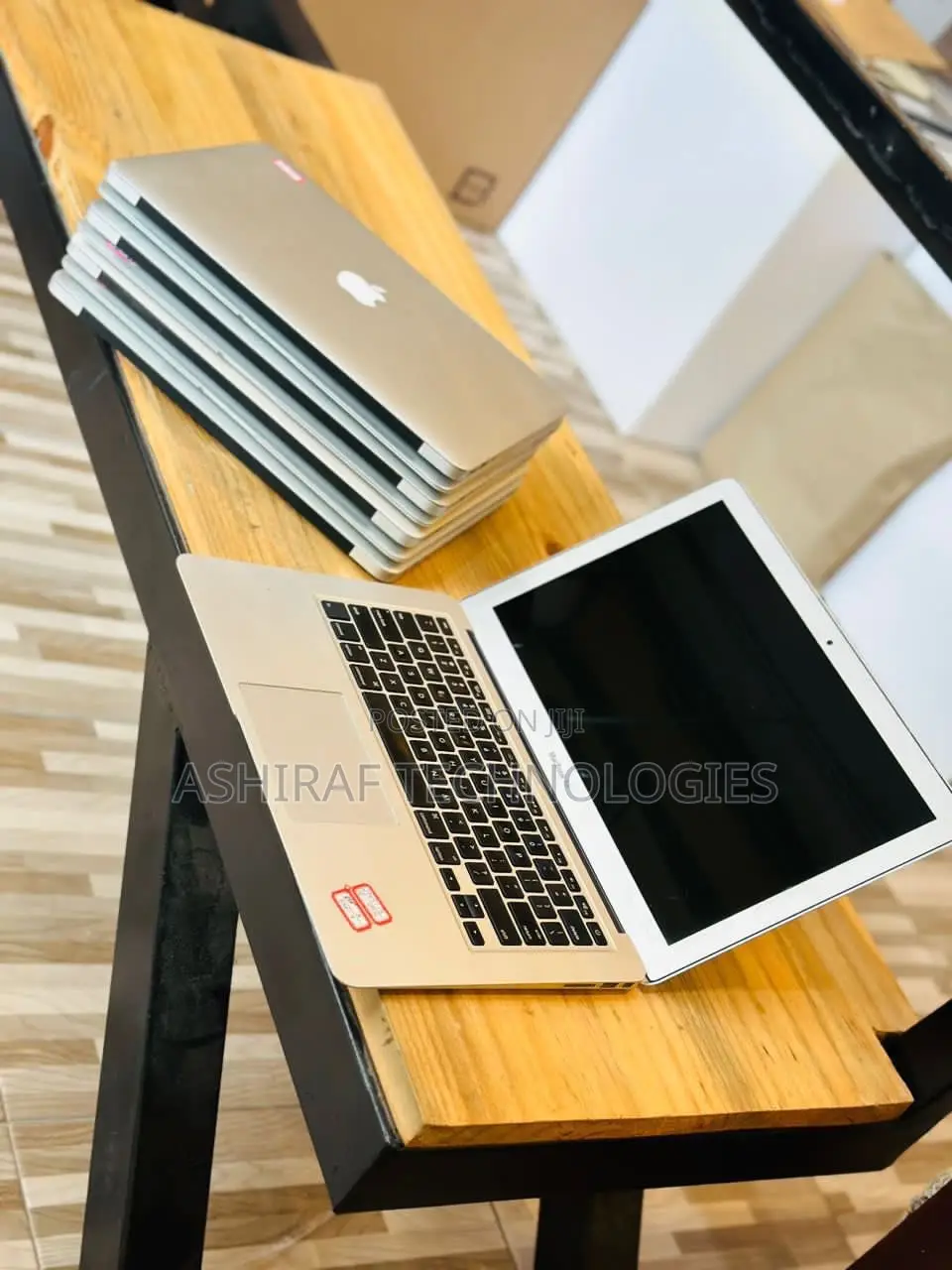 Laptop Apple MacBook 2017 8GB Intel Core I5 SSD 256GB