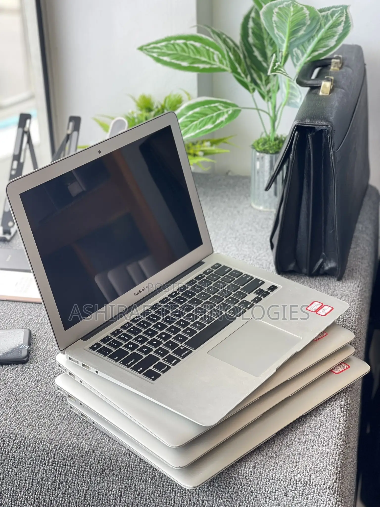 Laptop Apple MacBook 2017 8GB Intel Core I5 SSD 256GB