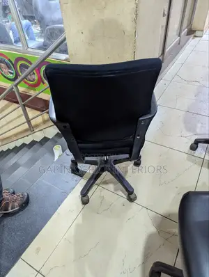 Second Hand Secretarial Rotating Chair,