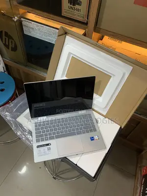 New Laptop HP 14z 8GB Intel Core I5 SSD 256GB