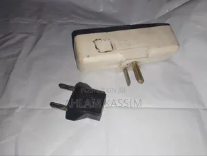 One to Three Electrical Plug Outlet Triplicator