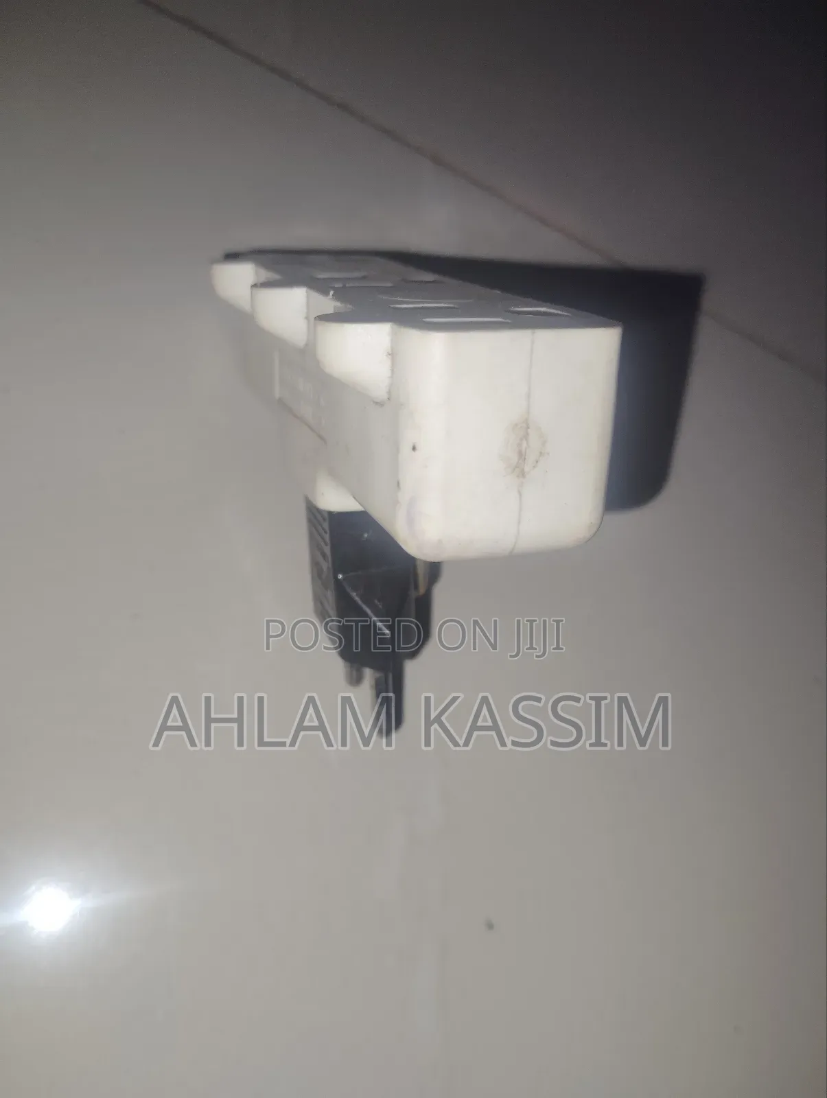 One to Three Electrical Plug Outlet Triplicator