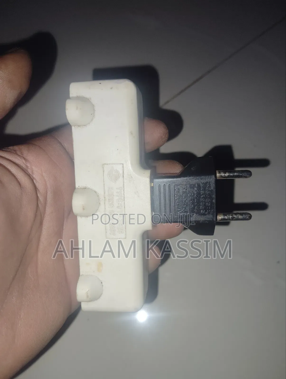 One to Three Electrical Plug Outlet Triplicator