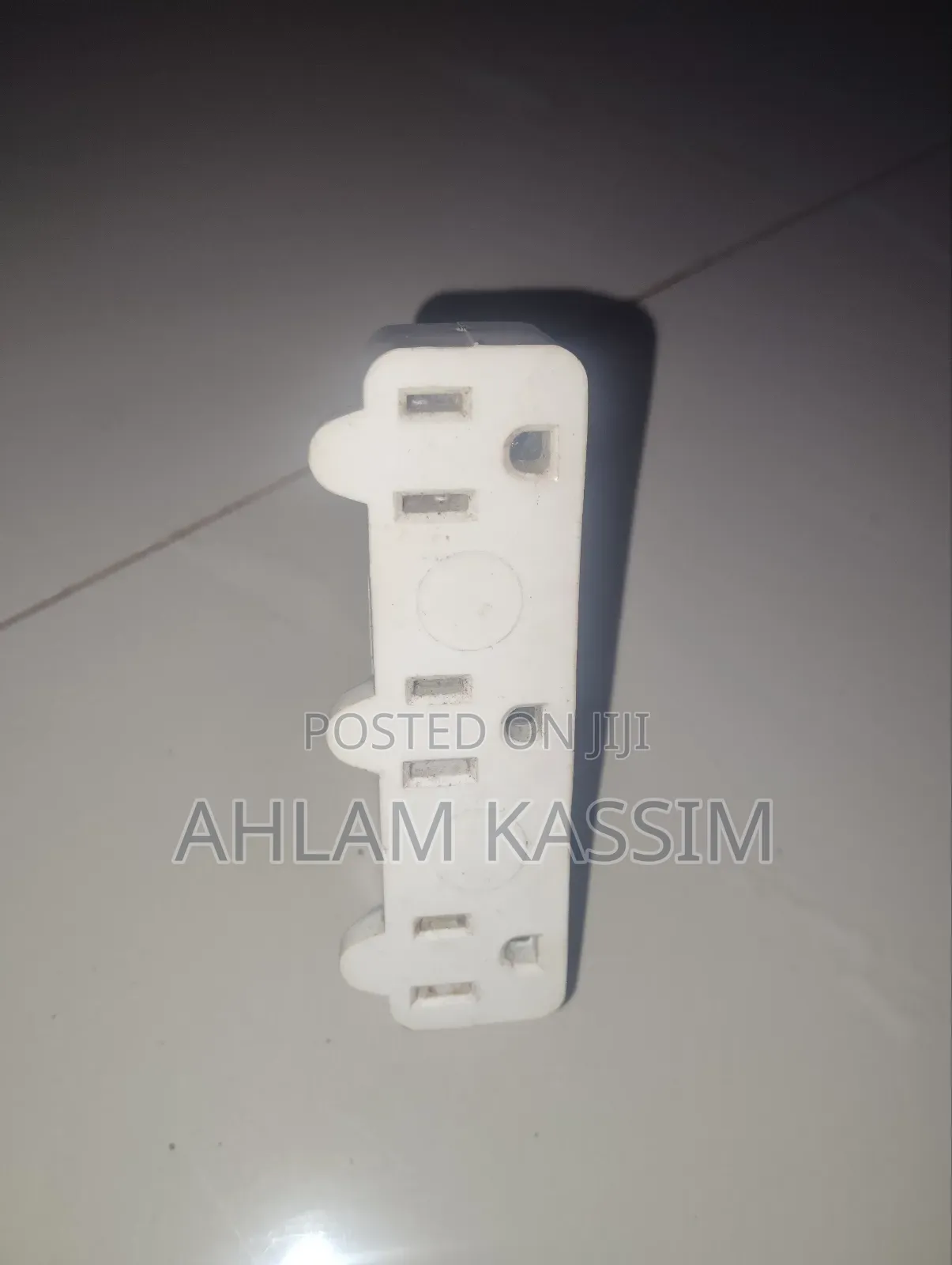 One to Three Electrical Plug Outlet Triplicator