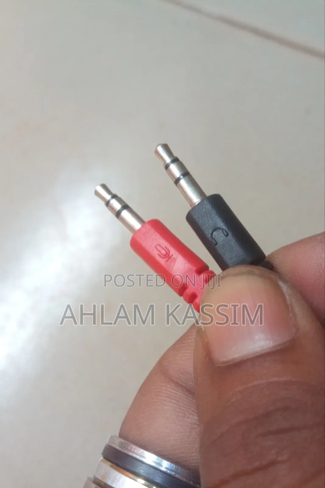 Speaker and Microphone Audio Merger Splitter Cable