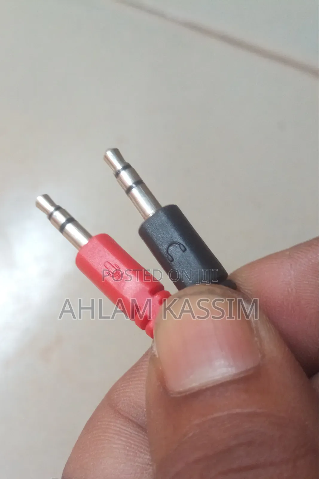 Speaker and Microphone Audio Merger Splitter Cable