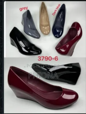 Low Wedge Closed Shoes