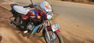 Bajaj Boxer 125 2023 Red