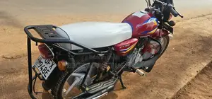 Bajaj Boxer 125 2023 Red