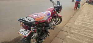 Bajaj Boxer 125 2024 Red