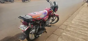 Bajaj Boxer 125 2024 Red