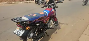 Bajaj CT 125X 2023 Red