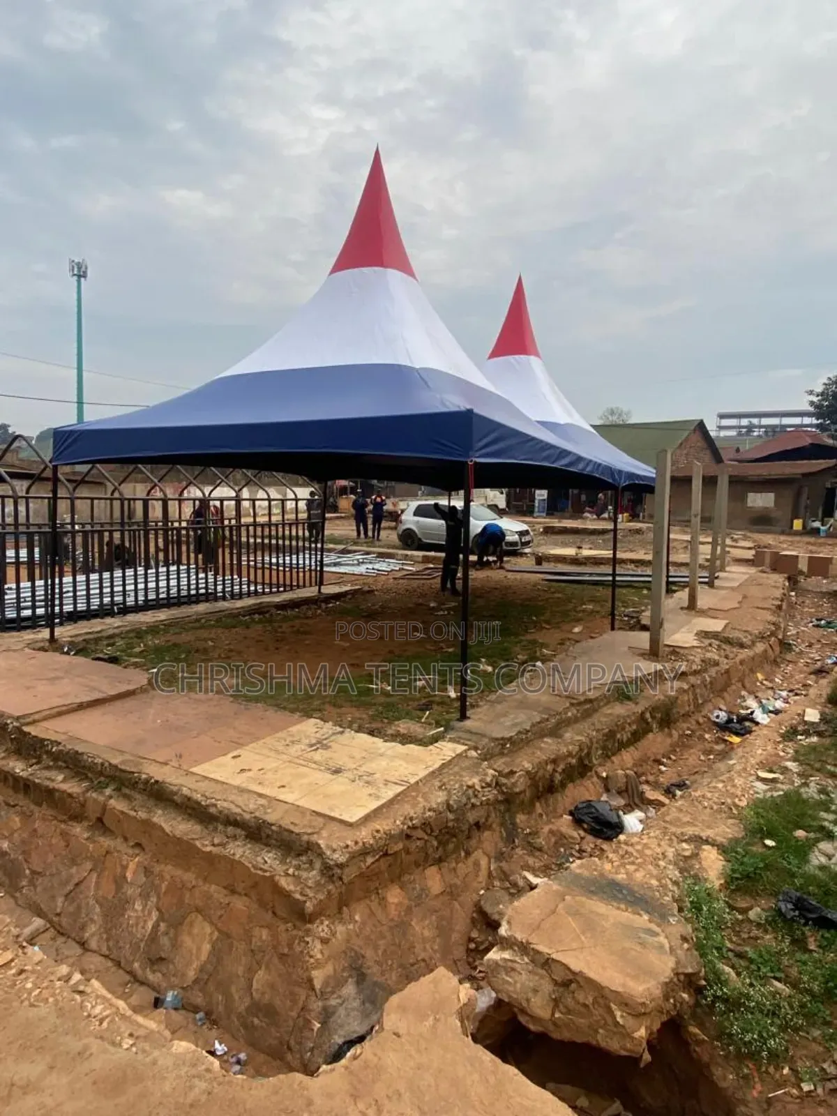 Well Designed 100-Seater Tent