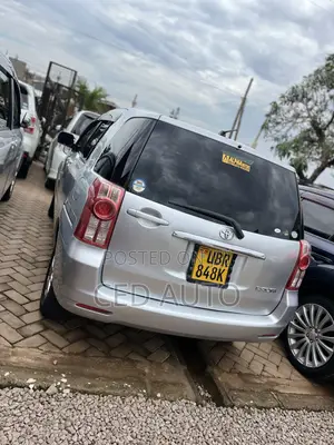 Toyota Raum 2006 Silver