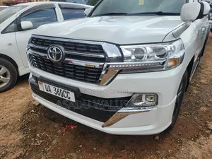 Toyota Land Cruiser 2011 White