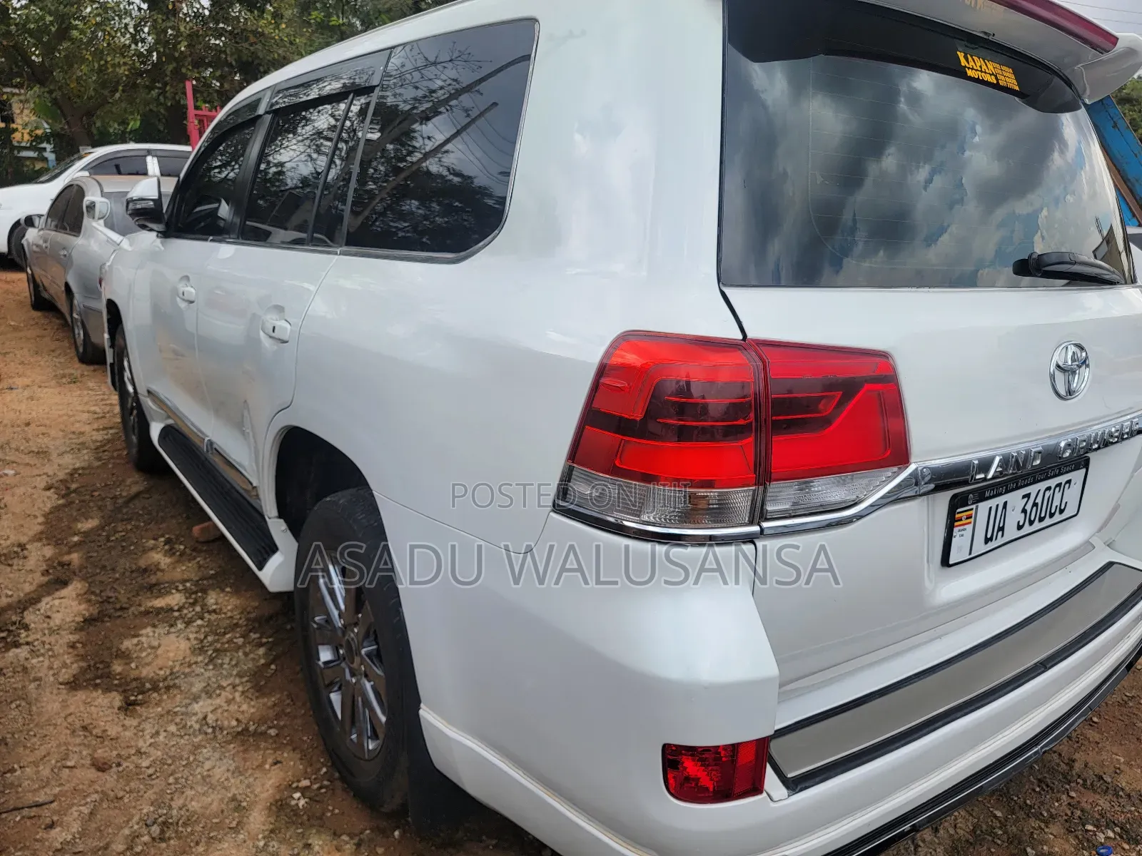 Toyota Land Cruiser 2011 White