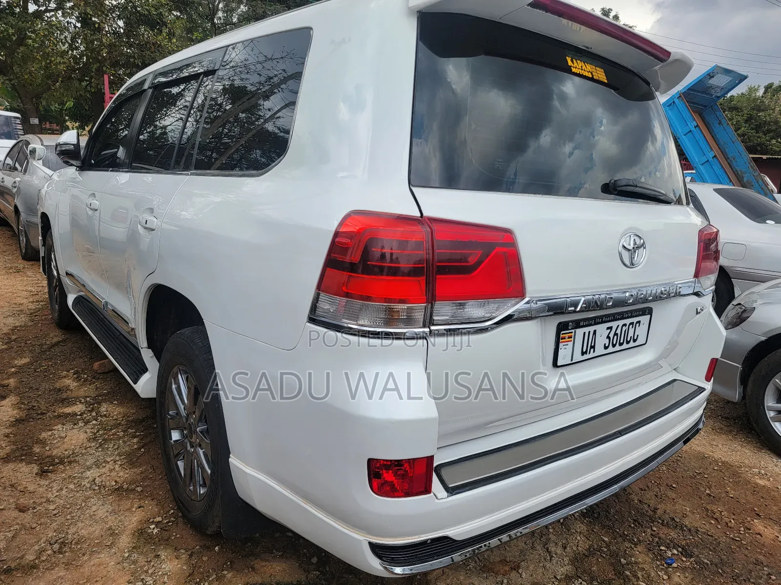 Toyota Land Cruiser 2011 White
