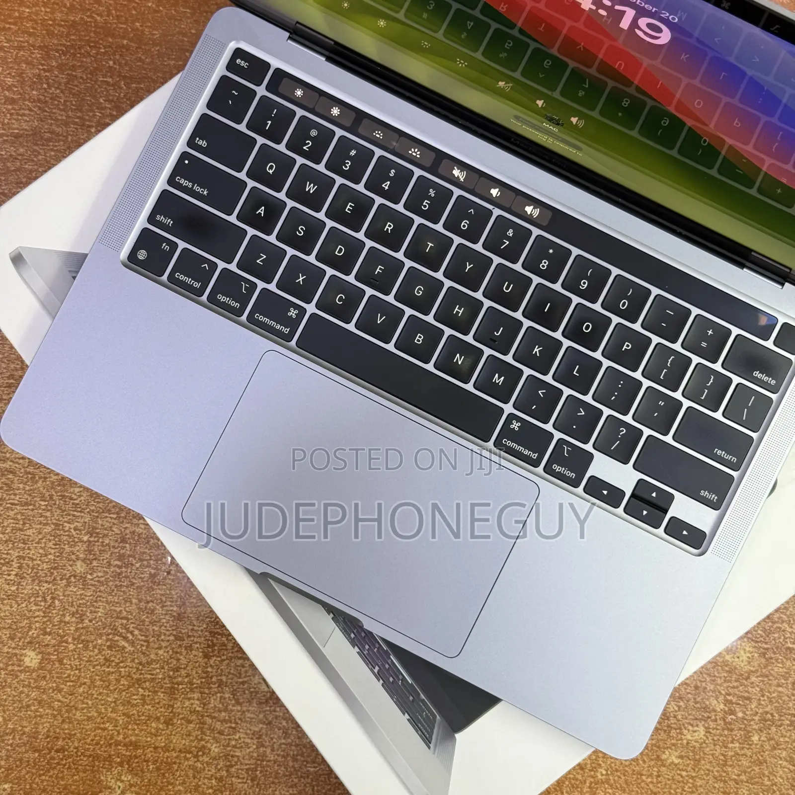 Laptop Apple MacBook Pro 2022 M2 8GB Apple M2 SSD 256GB