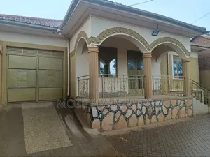 3bdrm Bungalow in Bweyogerere Kiwanga, Central Division for sale