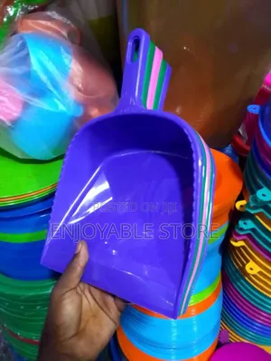 Plastic Dust Pans Plastic Dust Pans 1pc