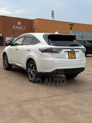 Toyota Harrier 2.0 2015 White