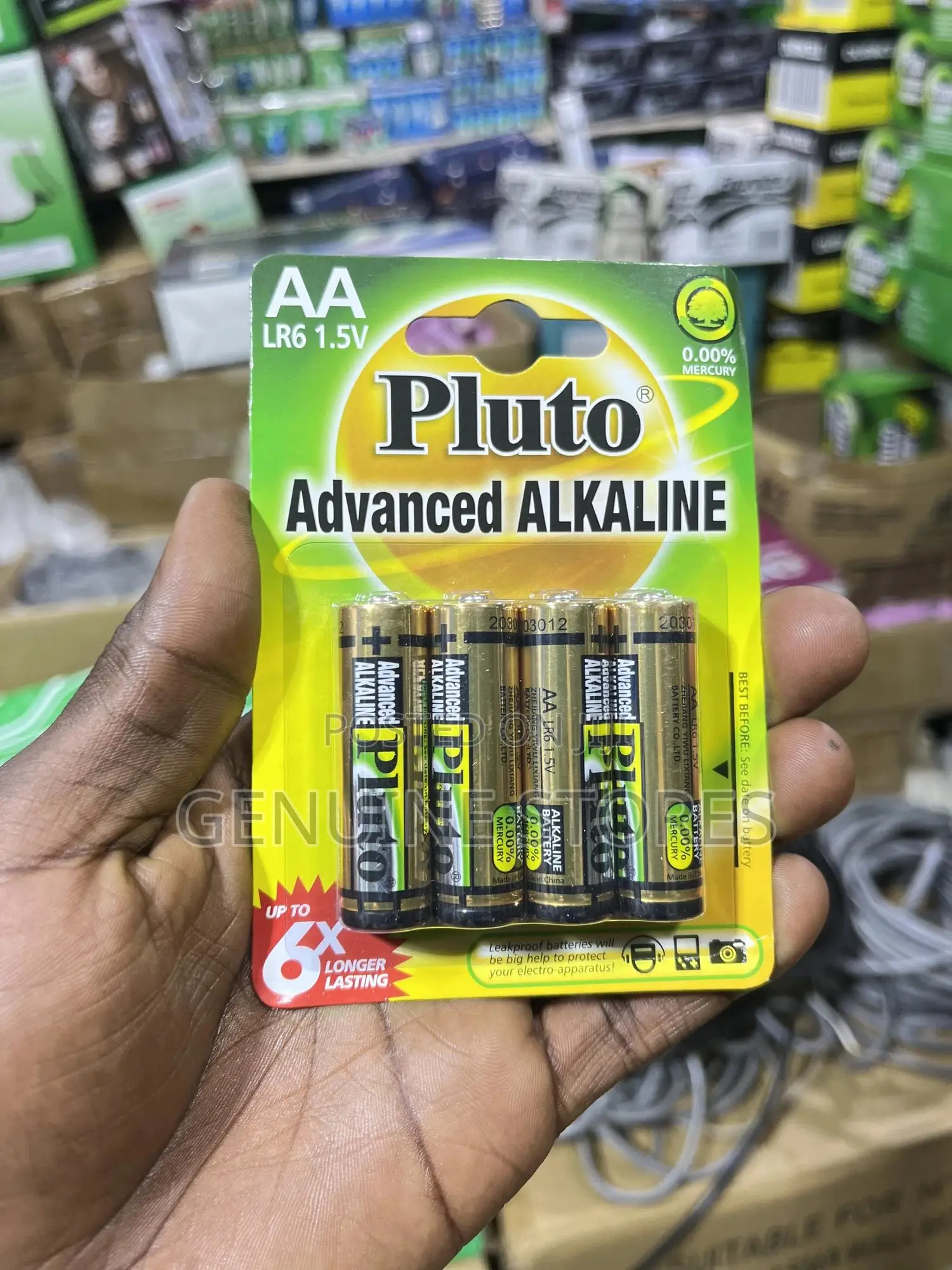 Pluto Alkaline Batteries of 2 Pair Per Chat
