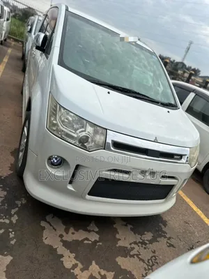 Mitsubishi Delica 2012 White