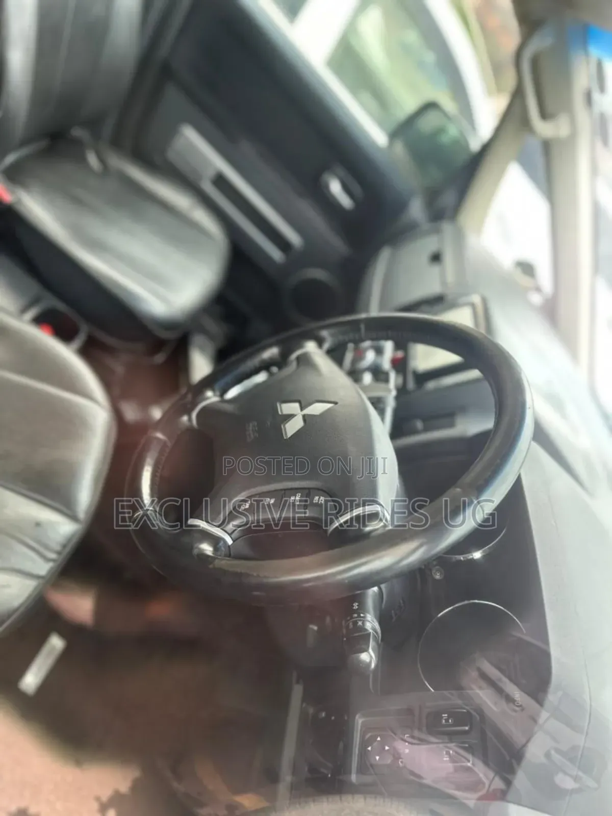 Mitsubishi Delica 2012 White