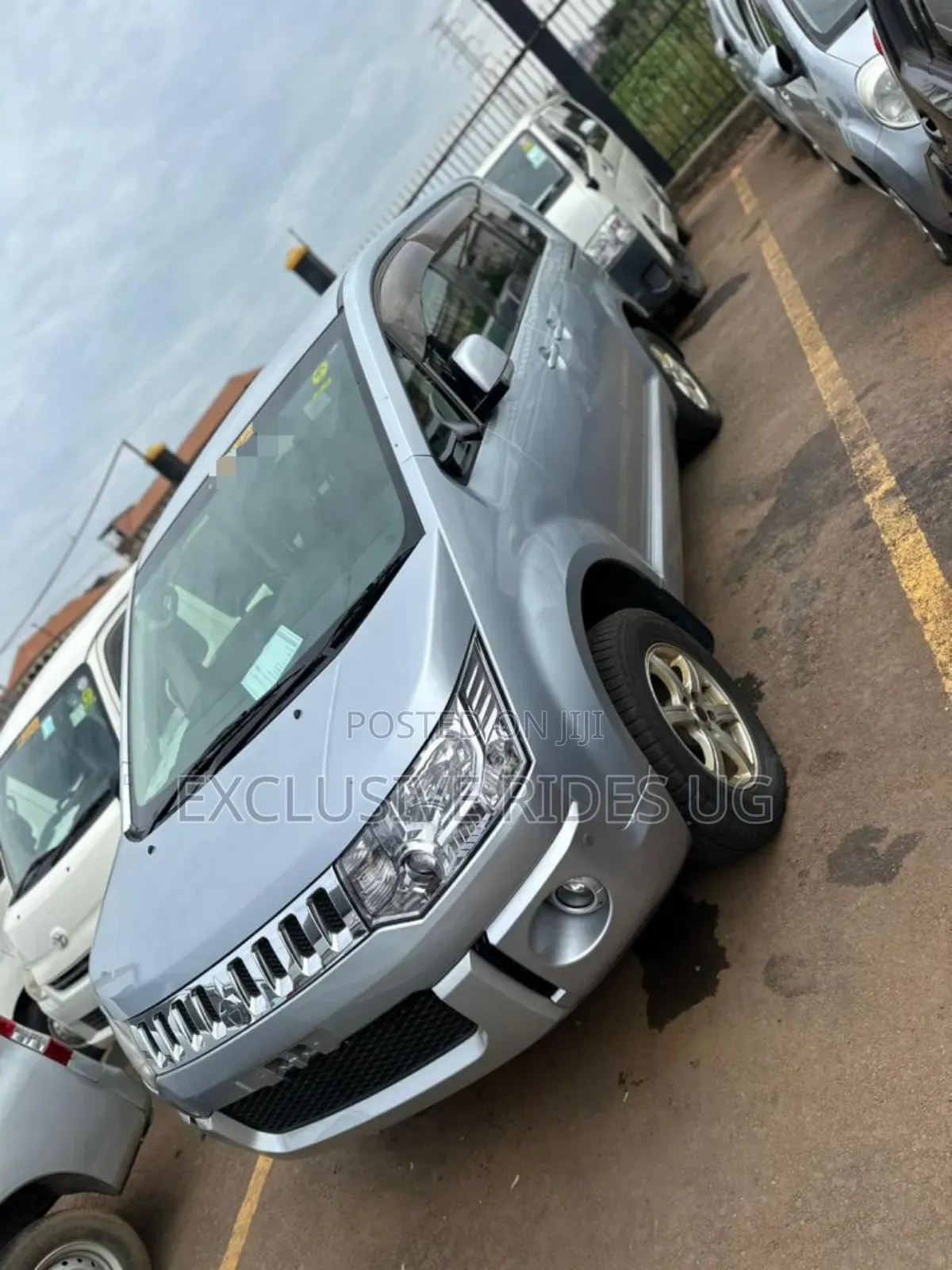 Mitsubishi Delica 2013 Silver