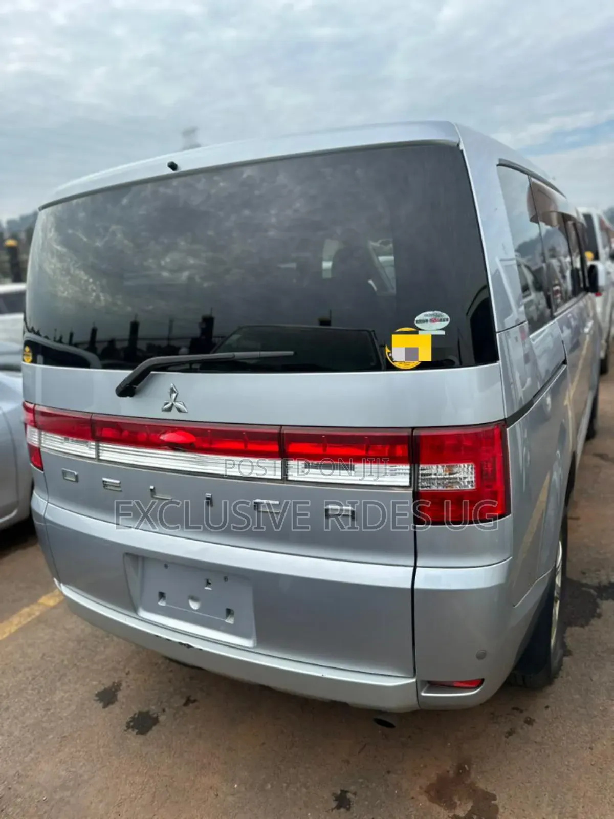 Mitsubishi Delica 2013 Silver