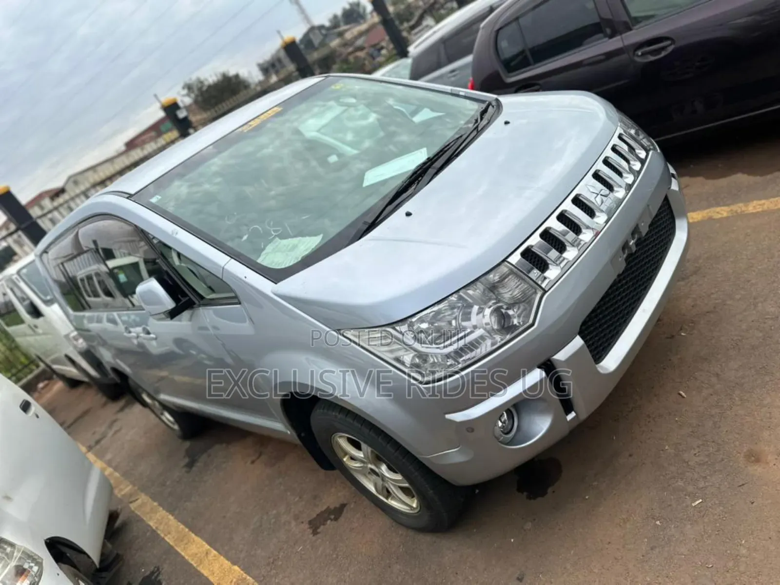 Mitsubishi Delica 2013 Silver