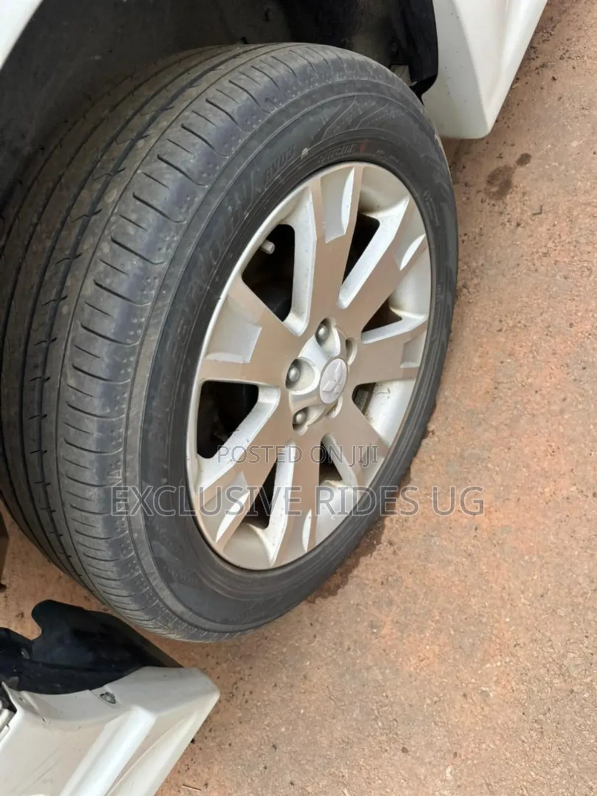 Mitsubishi Delica 2013 Silver