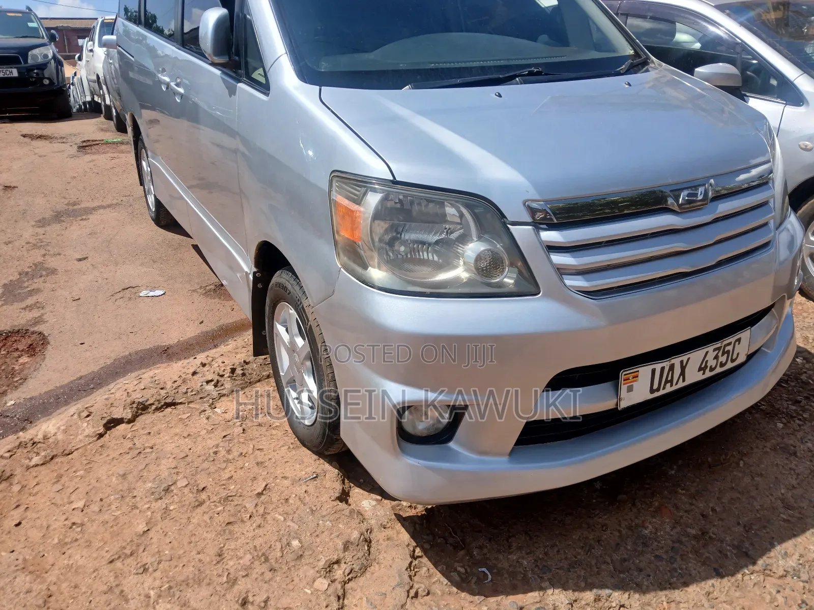 Toyota Noah 2004 Silver