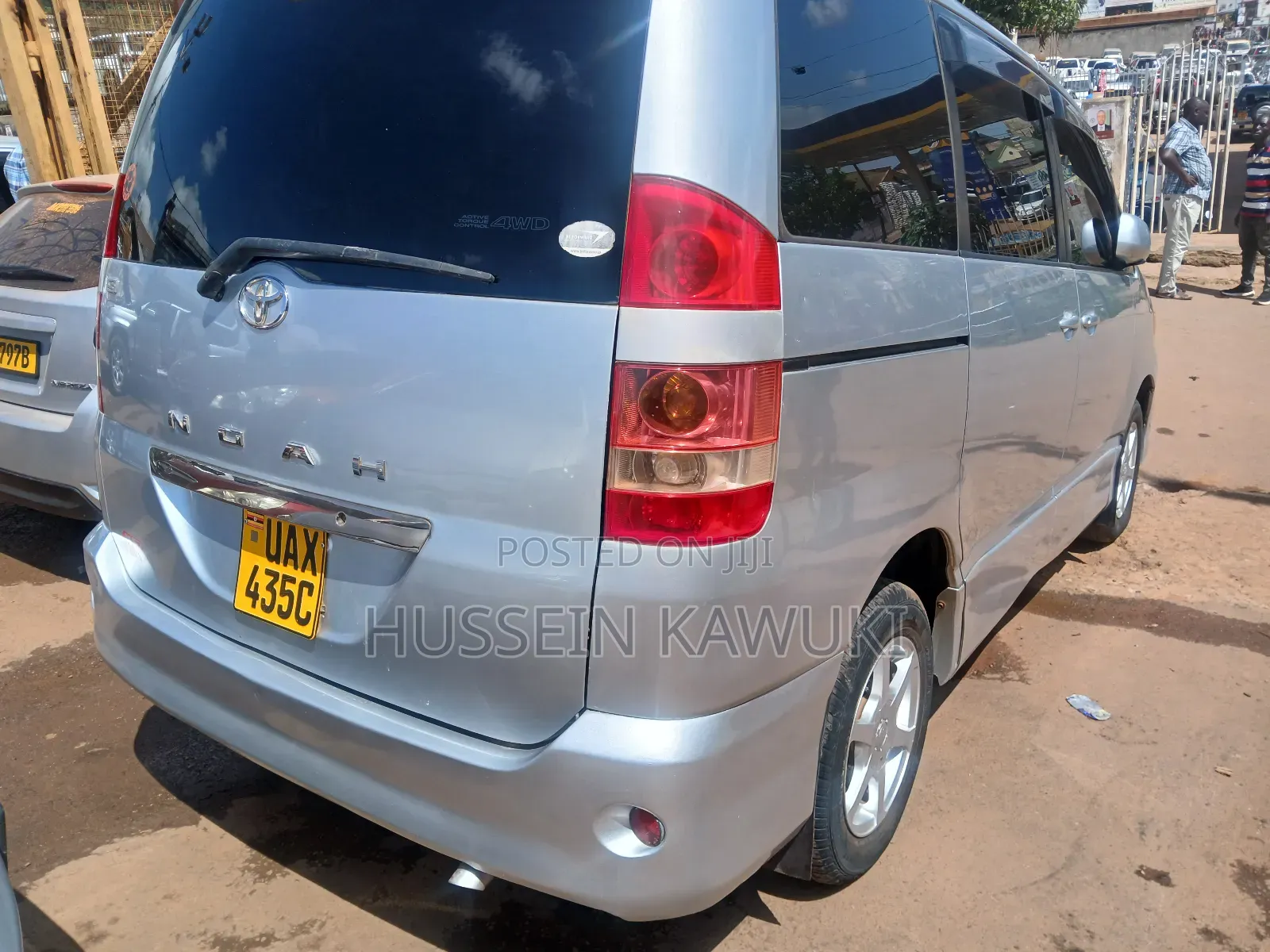 Toyota Noah 2004 Silver