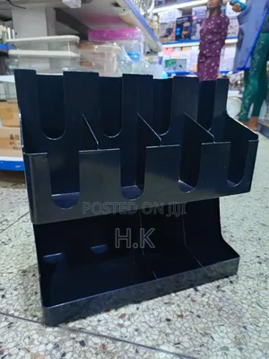 Multi-Compartment Cup and Lid Organizer
