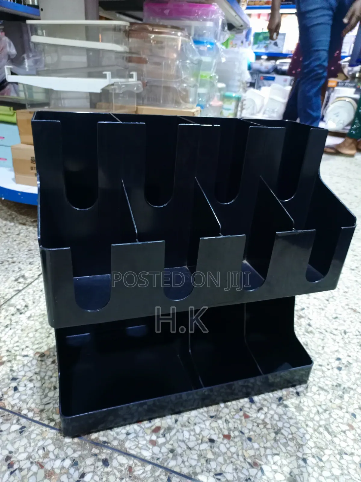 Multi-Compartment Cup and Lid Organizer