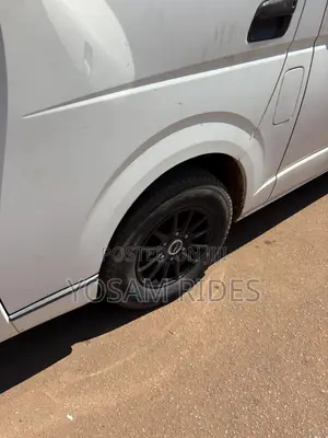 Toyota HiAce 2011 White