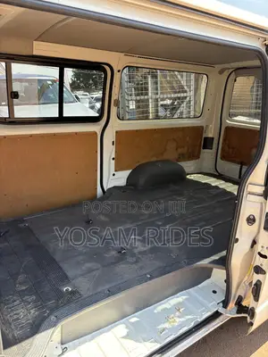 Toyota HiAce 2011 White
