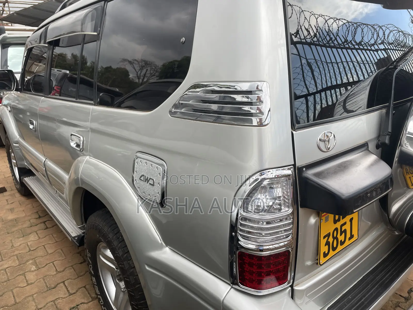 Toyota Land Cruiser Prado 2000 Silver
