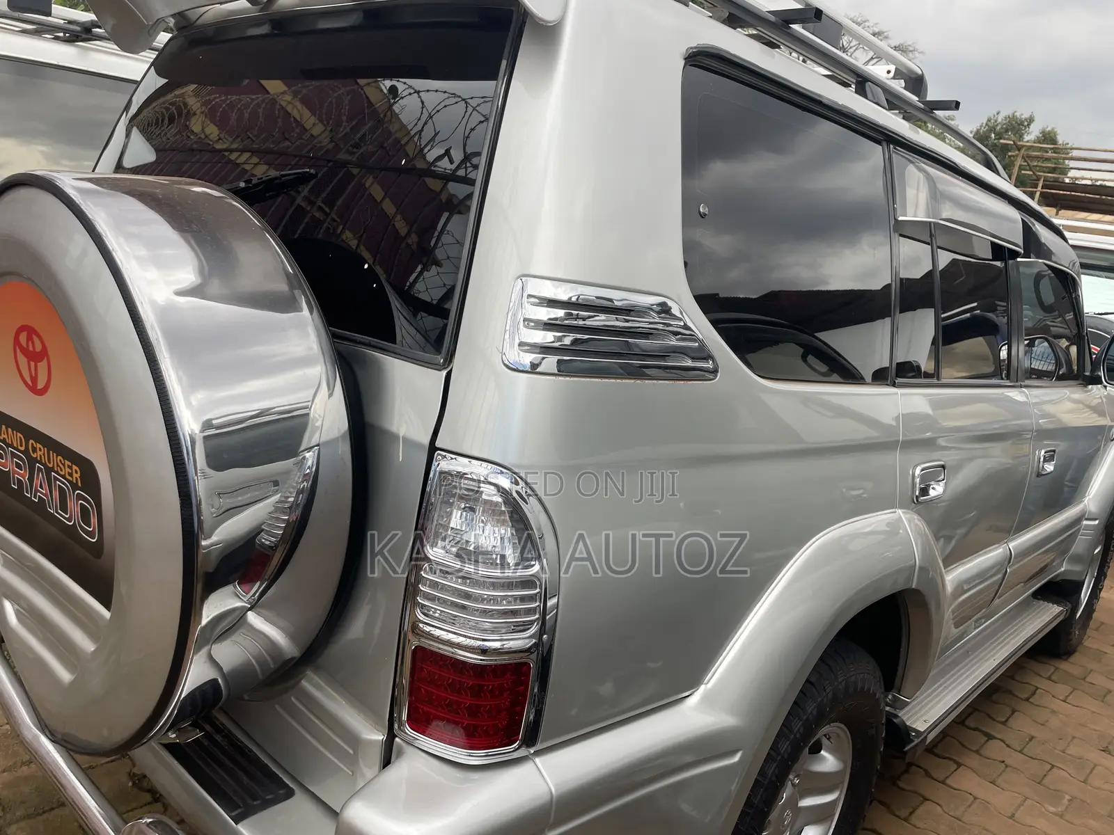 Toyota Land Cruiser Prado 2000 Silver
