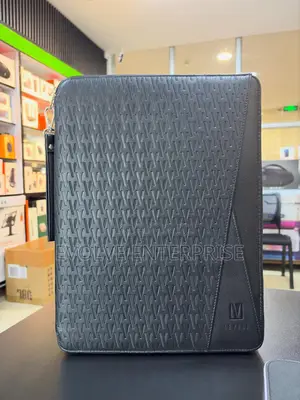 Levelo Cristallo Booktype Laptop Sleeve