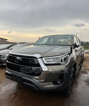 Toyota Hilux 2017 Brown