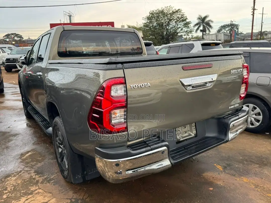 Toyota Hilux 2017 Brown