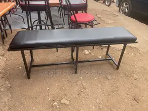 Simple Bench Black