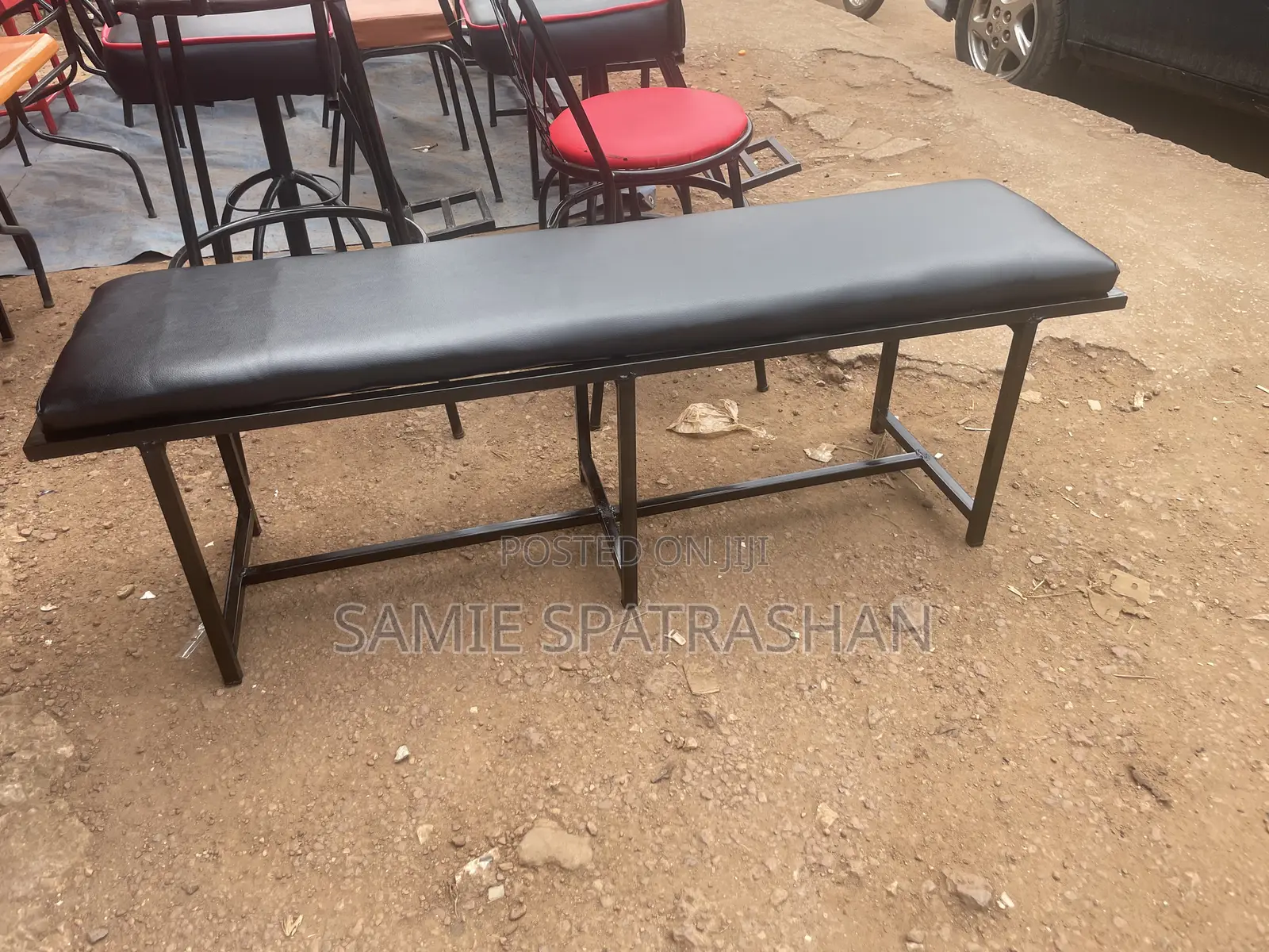Simple Bench Black