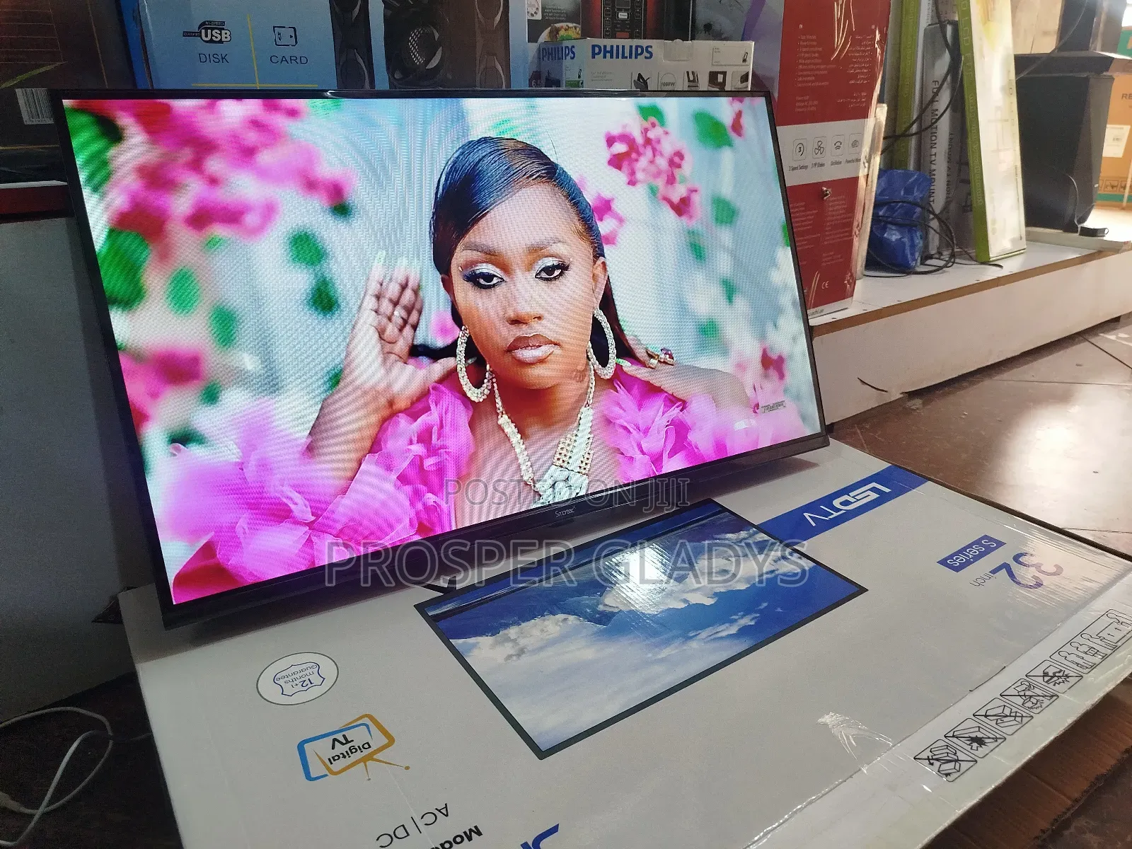 Smartec 32 Digital Flat Screen Flameless.