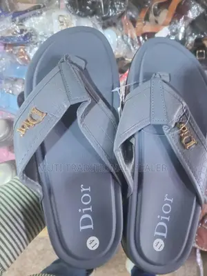 Dodo Ladies and Gentlemen Shoe Shop.