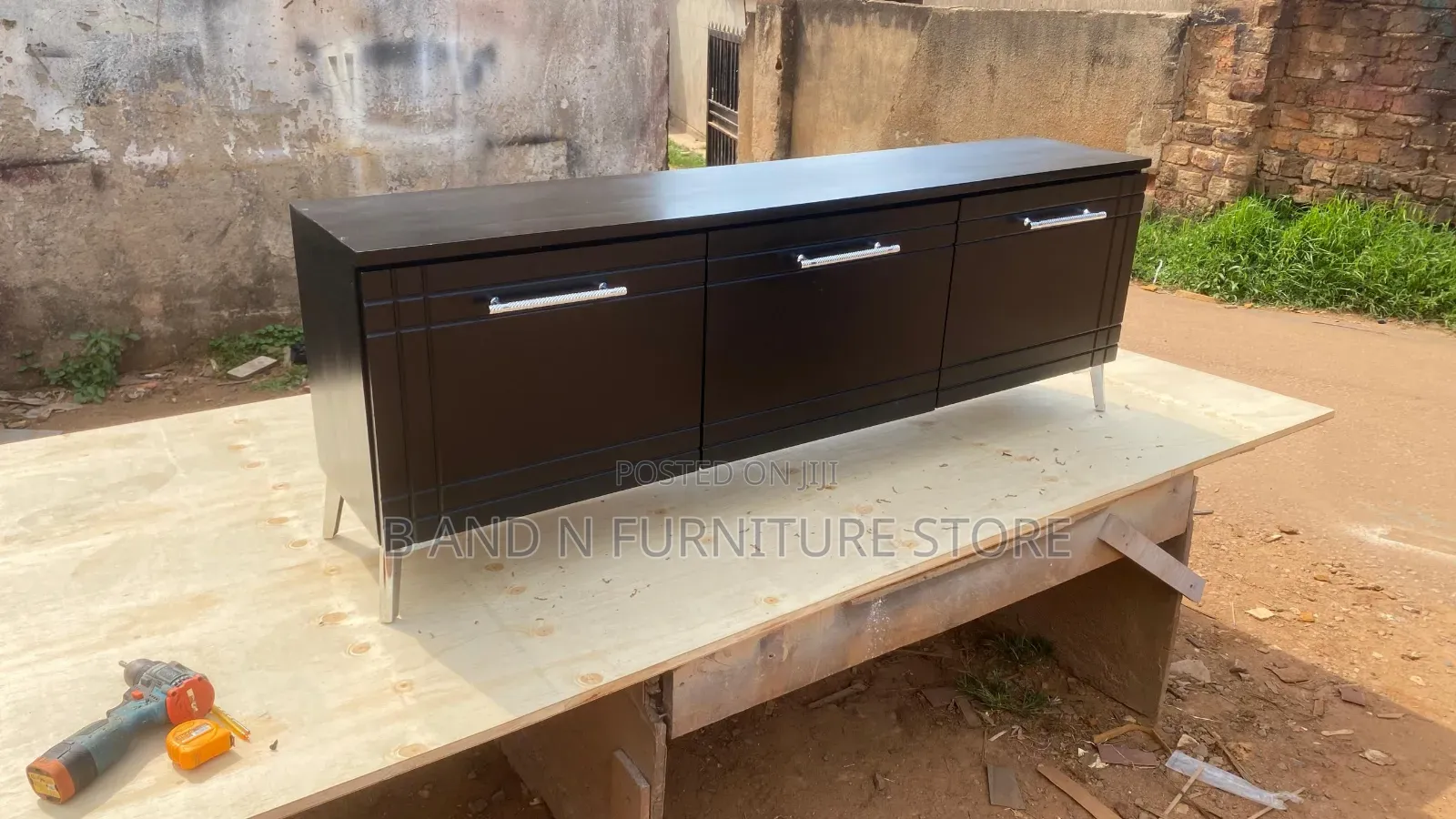 Simple Tv Stand 150 by 40 by 40cms