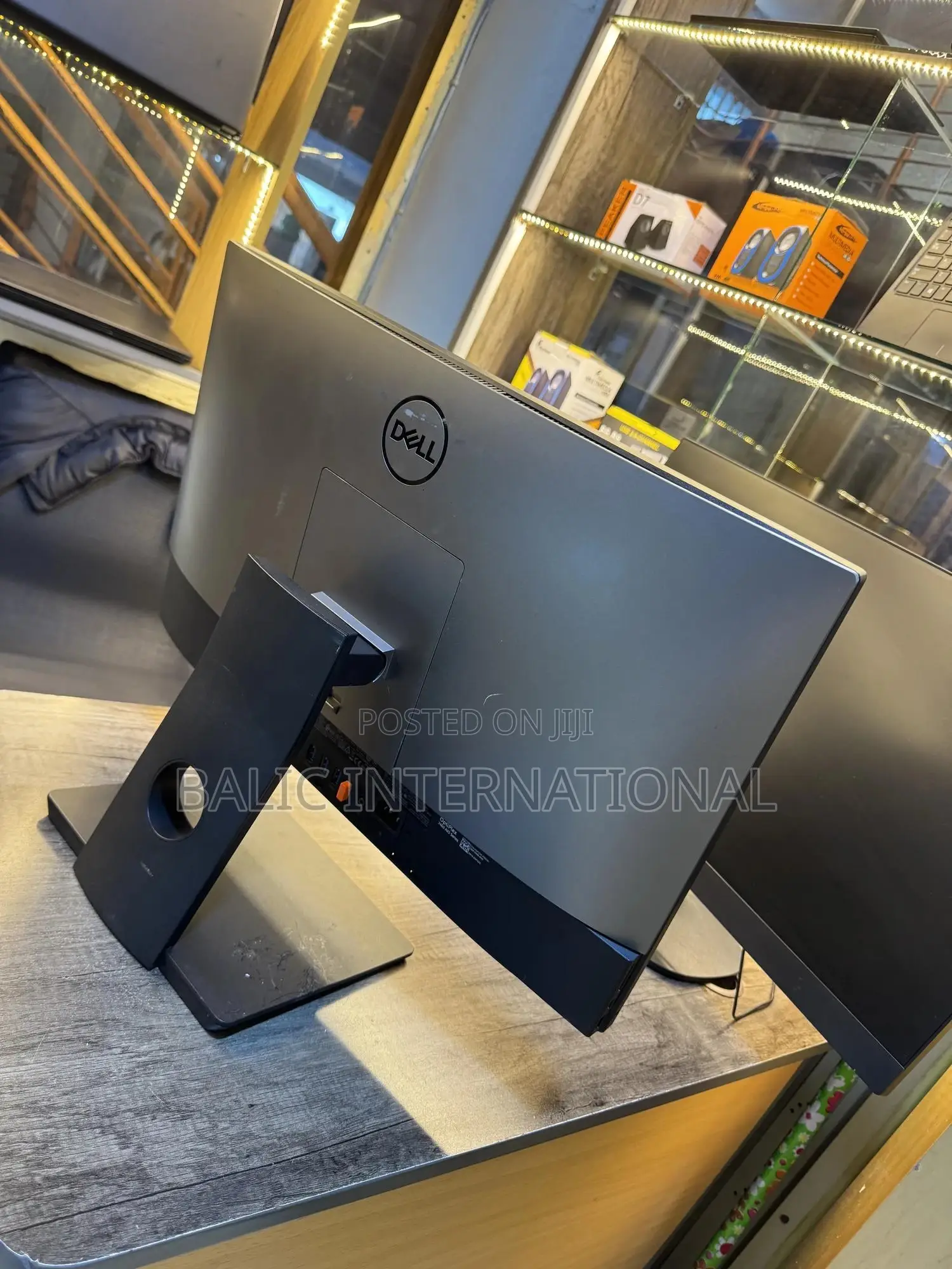 Desktop Computer Dell OptiPlex 7460 8GB Intel Core I5 HDD+SSD 256GB