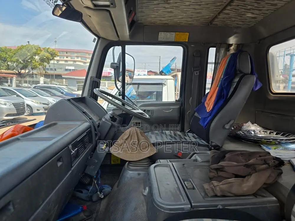 Hino Tipper